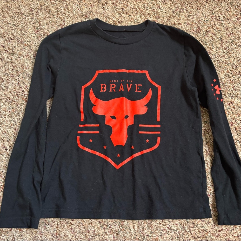⬇️Under Armor small loose fit Black and Red Logo long-Sleeve Shirt